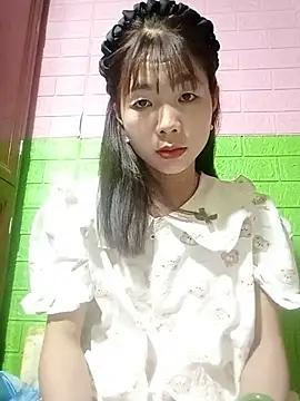 AmyLinee01 online show from May 19, 2026, 4:52 am