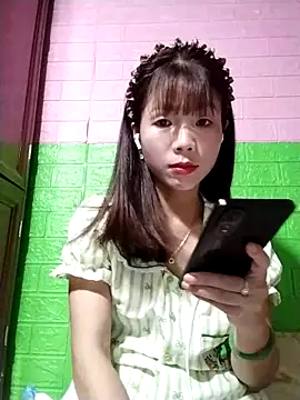 AmyLinee01 online show from May 20, 2026, 5:08 pm