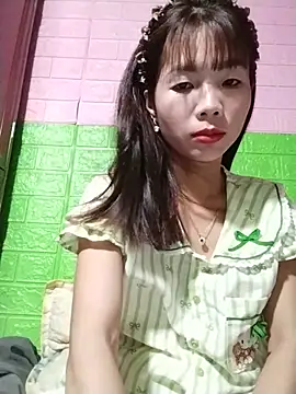 AmyLinee01 online show from May 25, 2026, 8:48 pm