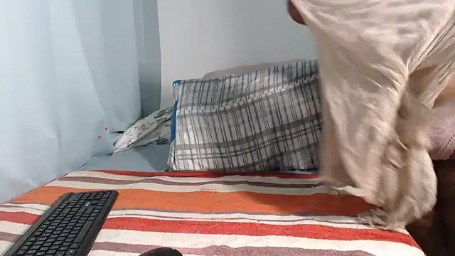 Lucia-boobs online show from June 24, 2026, 4:17 pm