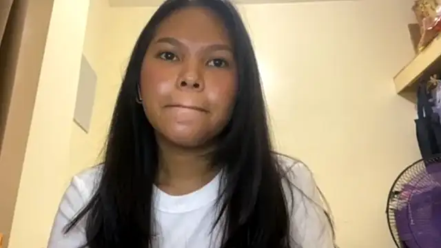 Snapshot of CorrinaThach chatting on March 23, 2026, 2:37 am CorrinaThach online show from March 23, 2026, 2:37 am