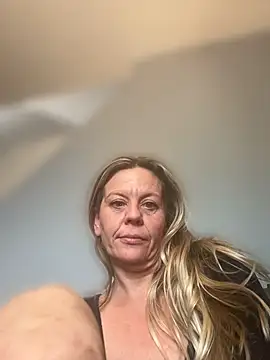 GwenWilde31 online show from June 12, 2026, 7:24 pm