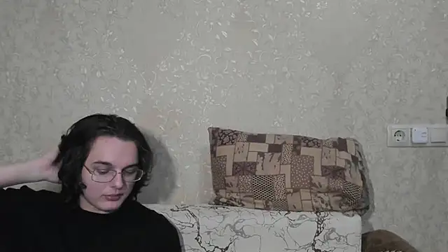 muuur love231 online show from March 31, 2026, 5:13 pm