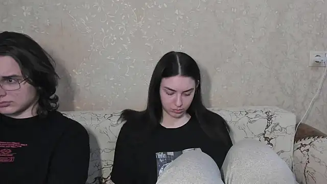 muuur love231 online show from May 13, 2026, 7:28 am