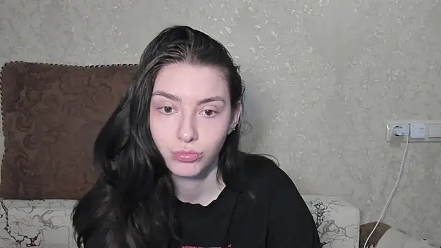 muuur love231 online show from June 25, 2026, 6:12 pm