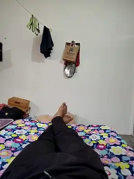 roselover2222 online show from April 10, 2026, 10:31 am