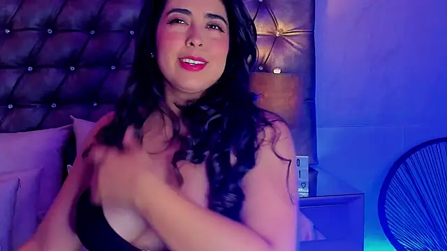 Sofia-Venegas online show from May 6, 2026, 6:13 pm