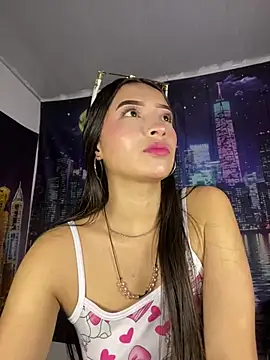 Itze Mua online show from March 26, 2026, 3:12 am