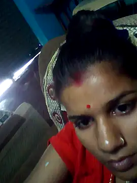 Raveena0990 online show from May 18, 2026, 3:13 am