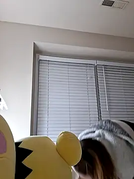 beeeuhh online show from April 13, 2026, 8:42 am