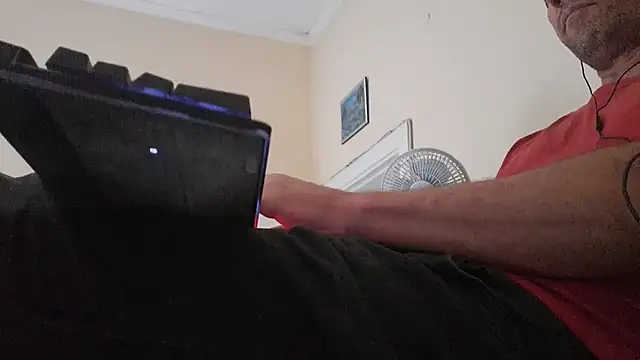 Sueliton2 online show from March 31, 2026, 7:47 pm