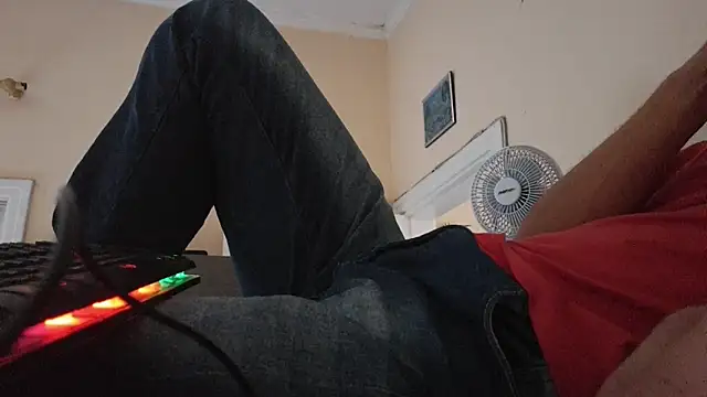 Sueliton2 online show from April 6, 2026, 8:21 pm