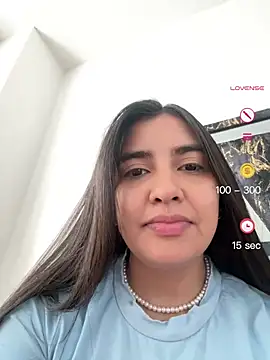 Snapshot of HaileyBiieber chatting on April 26, 2026, 7:44 pm HaileyBiieber online show from April 26, 2026, 7:44 pm