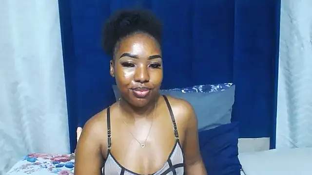 Candylips22 online show from April 23, 2026, 5:48 pm