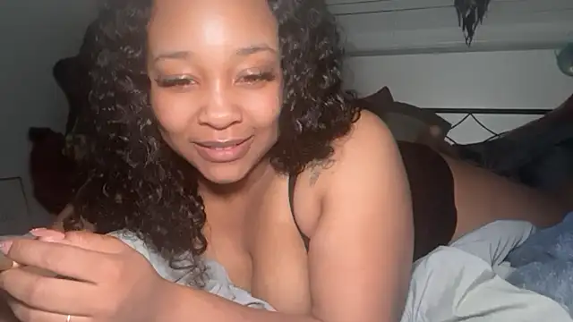 Yourmommysilk online show from March 27, 2026, 12:05 pm