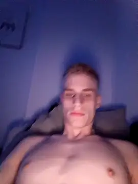 matthi898 online show from April 12, 2026, 9:42 pm