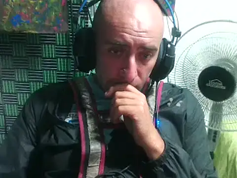 AlxAmr89 online show from April 27, 2026, 10:19 pm