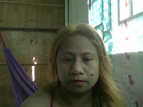 PinayChristine online show from April 4, 2026, 12:09 am
