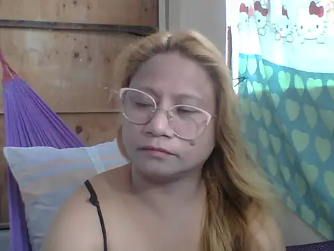PinayChristine online show from April 9, 2026, 3:50 am