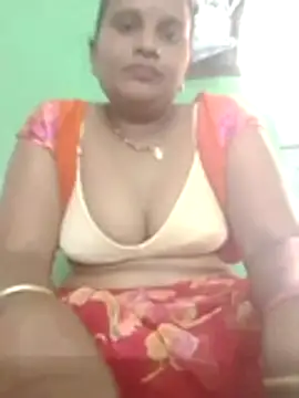 Shivani09900 online show from May 25, 2026, 3:23 am
