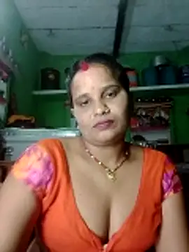 Shivani09900 online show from May 28, 2026, 7:55 pm