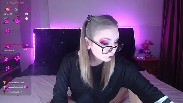 ammyska online show from April 13, 2026, 2:39 am