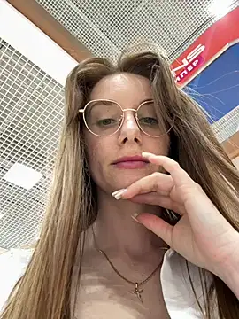 Snapshot of FReyja_44 chatting on June 5, 2026, 8:53 am FReyja 44 online show from June 5, 2026, 8:53 am