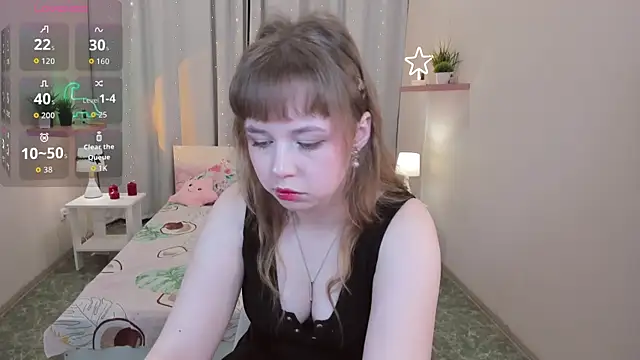 Snapshot of LeonaHicks chatting on April 1, 2026, 6:03 am LeonaHicks online show from April 1, 2026, 6:03 am