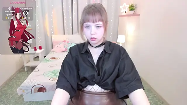 Snapshot of LeonaHicks chatting on April 2, 2026, 6:00 am LeonaHicks online show from April 2, 2026, 6:00 am