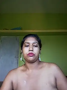 bannerjeesneha20 online show from May 18, 2026, 4:07 am
