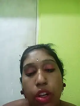 bannerjeesneha20 online show from May 19, 2026, 7:09 pm