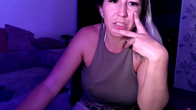 kendra peach online show from March 25, 2026, 9:10 pm