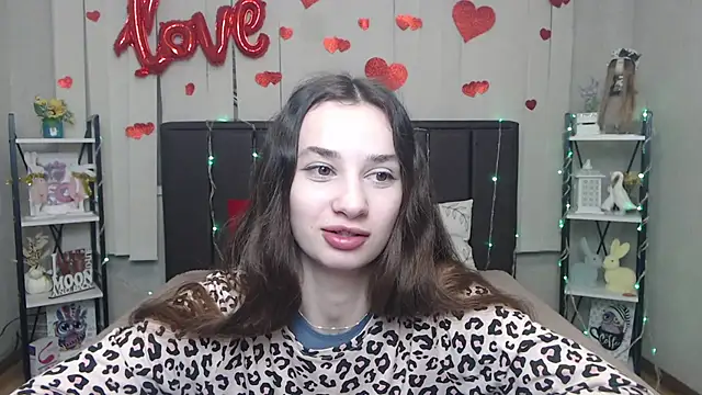 Je55icaBreeze online show from April 15, 2026, 5:25 am