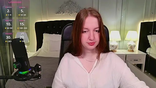 Elisabeth Binder online show from June 4, 2026, 3:56 am
