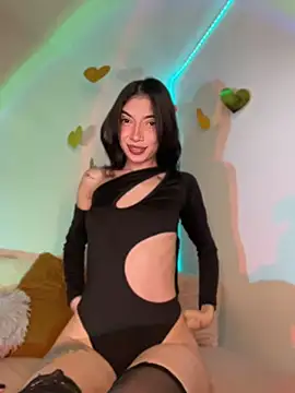 GiannaMagari  online show from July 13, 2026, 10:23 pm