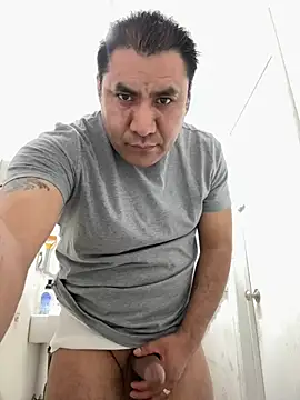 Crossroads5214 online show from April 18, 2026, 12:58 am