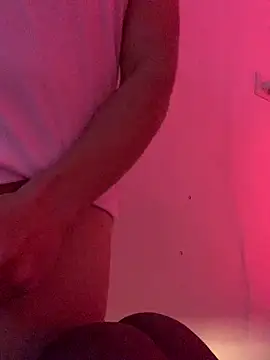 Snapshot of hpcouplee420 chatting on April 16, 2026, 9:54 am hpcouplee420 online show from April 16, 2026, 9:54 am