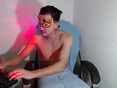 SexyboyHot2000 online show from May 6, 2026, 3:24 am