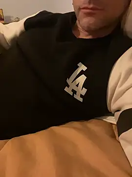 Snapshot of Ispanico1001 chatting on April 15, 2026, 12:17 am Ispanico1001 online show from April 15, 2026, 12:17 am