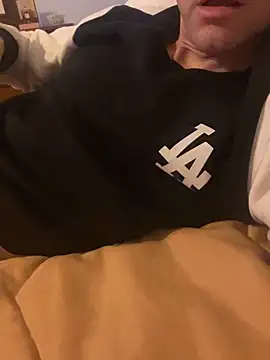 Snapshot of Ispanico1001 chatting on April 16, 2026, 12:11 am Ispanico1001 online show from April 16, 2026, 12:11 am