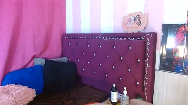 veronicaqueenxxx online show from May 28, 2026, 4:54 am
