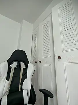 Valerie-S online show from June 4, 2026, 2:45 pm