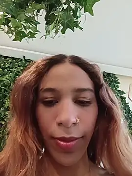 ValerieWoodsl online show from May 13, 2026, 7:22 pm