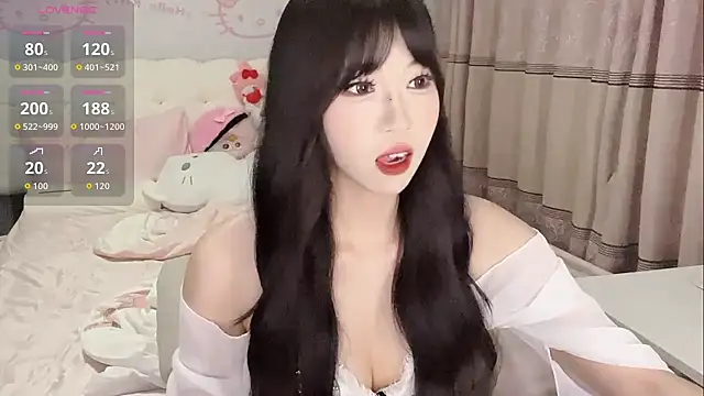 YINUO-QJ online show from May 22, 2026, 2:33 pm
