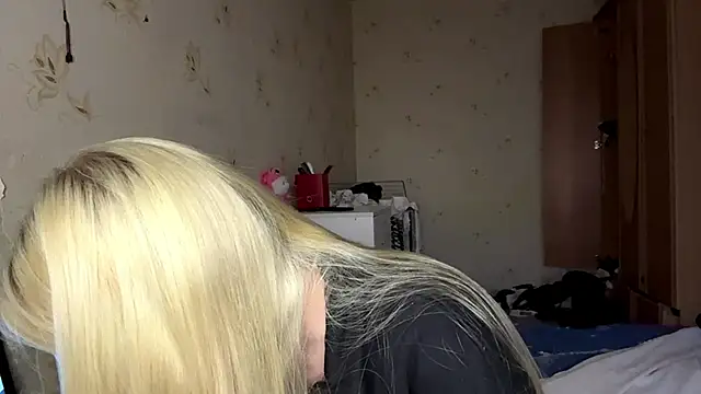 Sophia Blonde online show from May 27, 2026, 3:31 pm