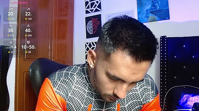 romanpearce  online show from May 4, 2026, 8:16 pm