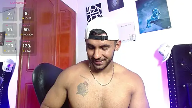 romanpearce  online show from May 20, 2026, 9:43 pm