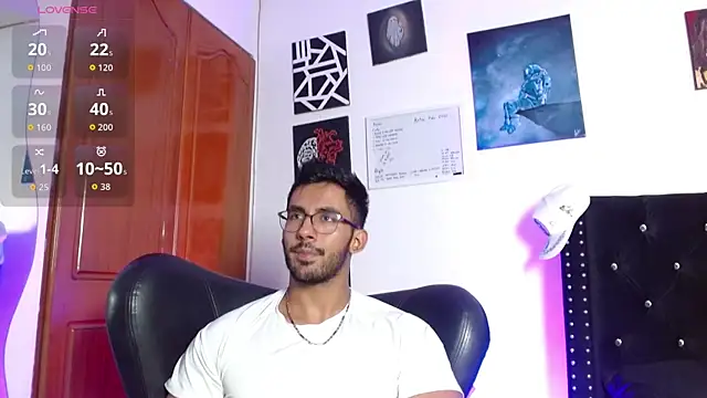 romanpearce  online show from May 26, 2026, 2:07 am