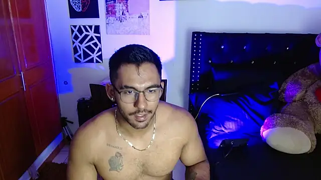 romanpearce  online show from July 11, 2026, 7:38 pm