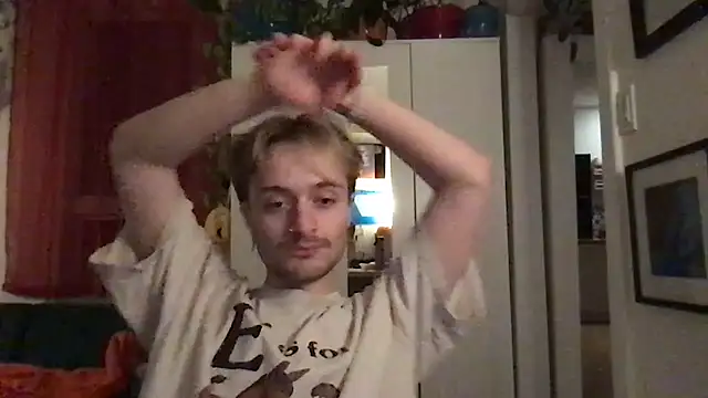 Snapshot of TwinkGaymer chatting on March 25, 2026, 4:18 am TwinkGaymer online show from March 25, 2026, 4:18 am